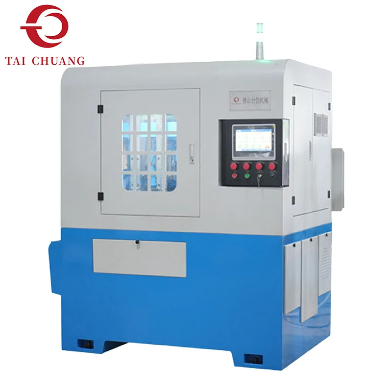 Neljä karaa kulkee mutterinkierrekoneen läpi